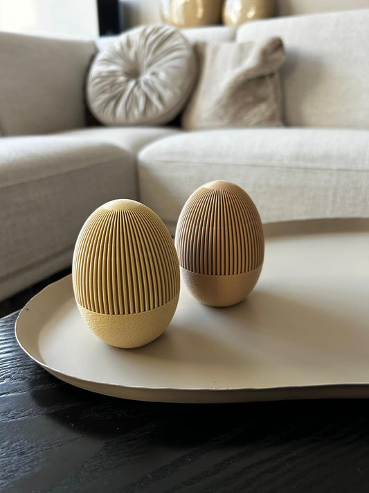 Stripped egg container