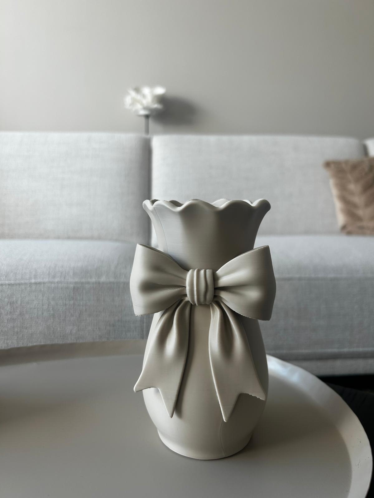 Bow vase